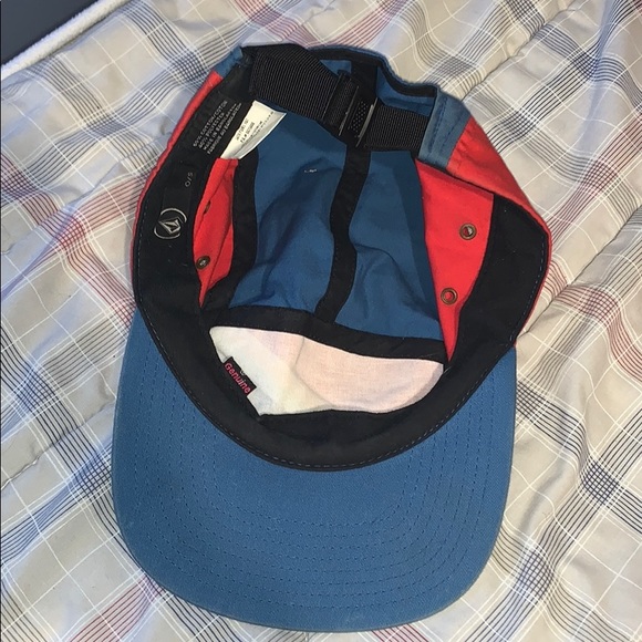 Authentic Volcom Retro Hat - Picture 2 of 2